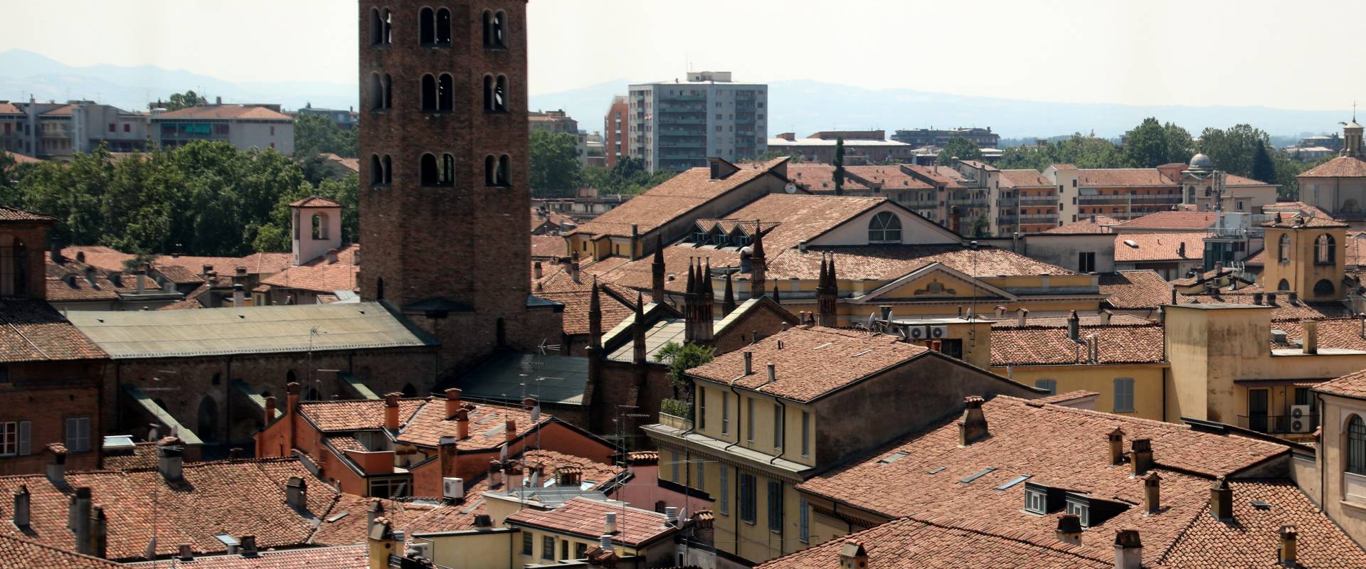 Basilica di Sant'Antonino (Piacenza), campanile 05 foto di Mongolo1984